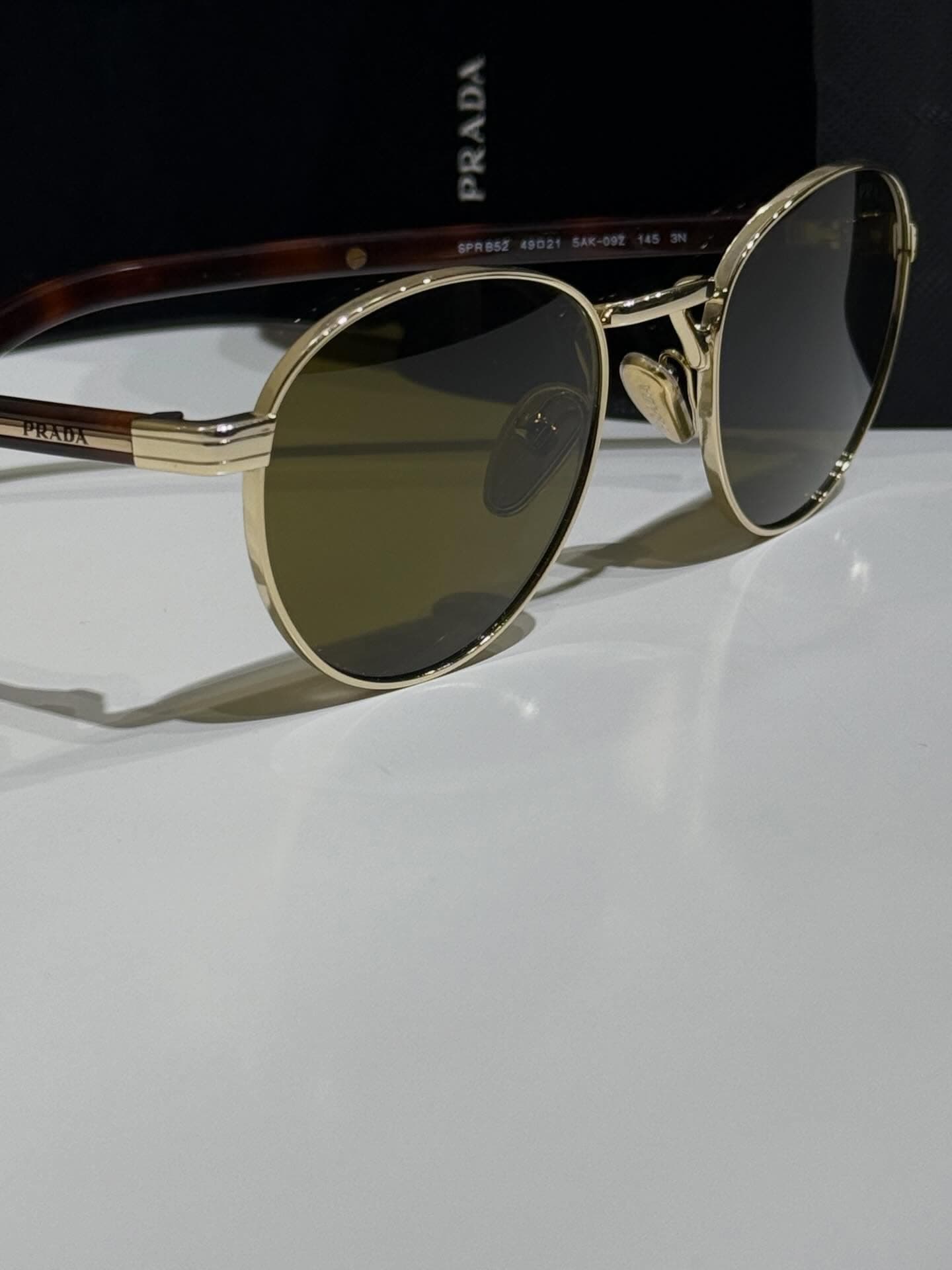 Prada Gold Güneş Gözlüğü